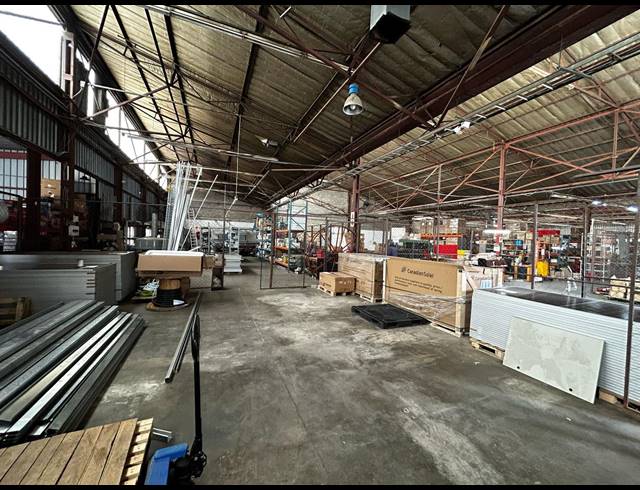 390M² WAREHOUSE TO LET IN WYNBERG